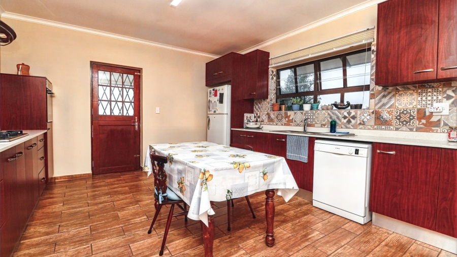 Commercial Property for Sale in Rondevlei Western Cape